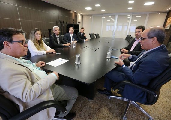 ﻿TJ/AL e Caixa discutem situação de moradores com imóveis financiados no Pinheiro