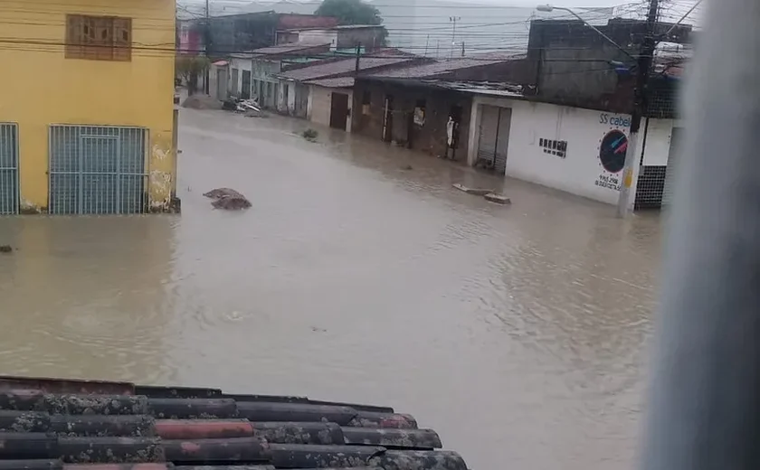 Rios de Alagoas estabilizam após fortes chuvas, mas Defesa Civil mantém monitoramento