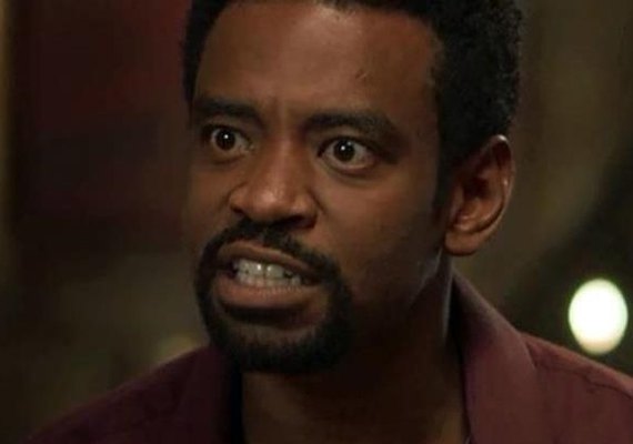 Preso injustamente, Roberval fica à beira da morte e Severo se desespera