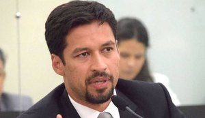 Bancada reprova ato contra parlamentares