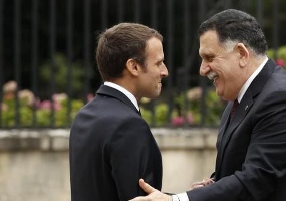 Líderes da Líbia estabelecem em Paris um acordo de cessar-fogo