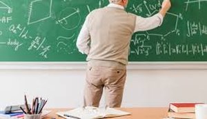 Aposentadoria dos professores em 2026: regras seguem em transição e exigem mais planejamento