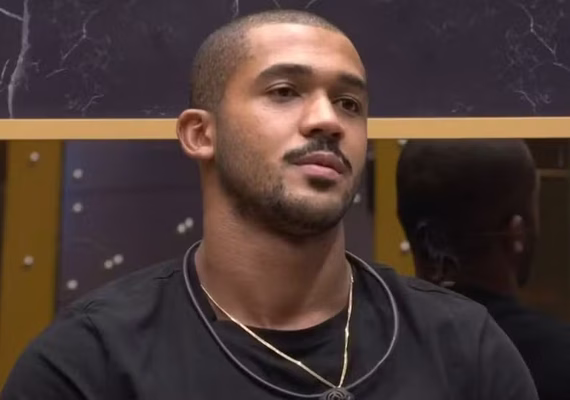 Matheus é o segundo eliminado do BBB 26 com 79,48% dos votos