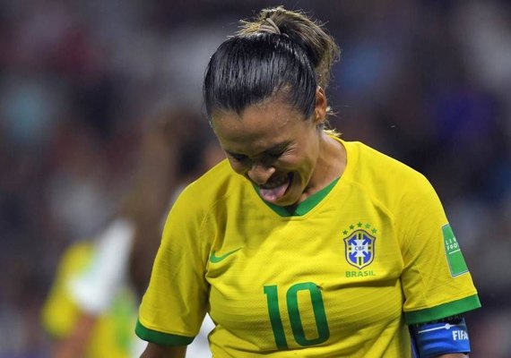 Marta vai às lágrimas e faz desabafo após eliminação do Brasil
