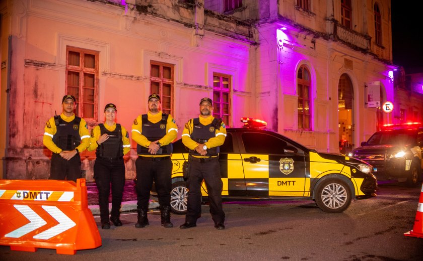 Trecho de via no Poço é interditado para obras na rede de esgoto