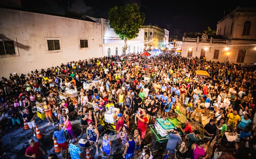 Arrastão e muita música boa encerram festejos de carnaval em Jaraguá