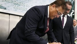 Galba Novaes toma posse na Assembleia Legislativa