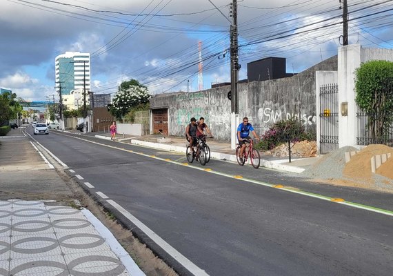 Bairros Gruta de Lourdes e Serraria ganham faixa compartilhada para ciclistas e cadeirantes