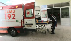 Idoso de 65 anos fica com suspeita de fratura após ser atropelado por motocicleta