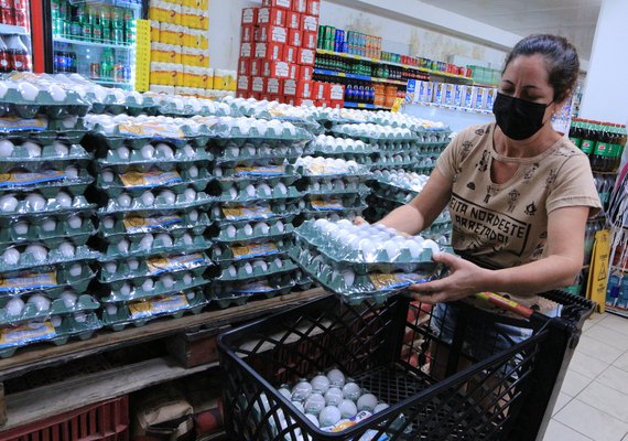 Preço do ovo de galinha sobe mais de 20% em 12 meses