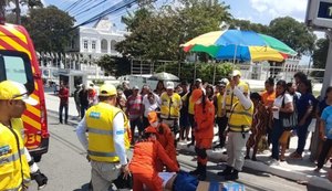 Idoso é atropelado em via enquanto falava ao telefone