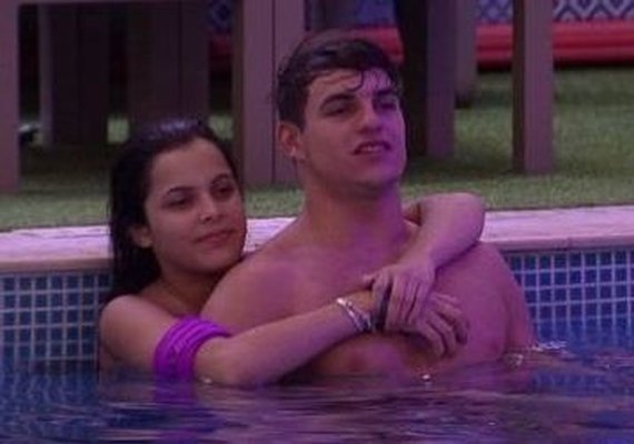 Gêmeos garantem nudes, funk e muita paquera em primeira noite do BBB17