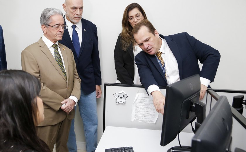 Presidente do TJ/AL acompanha implantação do eproc no 3º Juizado da Capital