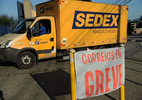 Trabalhadores dos Correios iniciam greve; empresa diz que serviço está normal