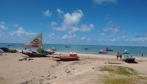 Adolescentes são apreendidos em praia de Milagres quando bebiam produtos do próprio roubo