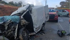 Vítima de acidente presa às ferragens não resiste aos ferimentos e morre no HGE