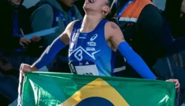 Núbia Oliveira bate recorde brasileiro de 35 anos em meia maratona