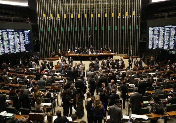 Menos da metade dos denunciados gastou 80% do total na farra das passagens