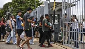 Portões do Enem são abertos no segundo domingo de provas