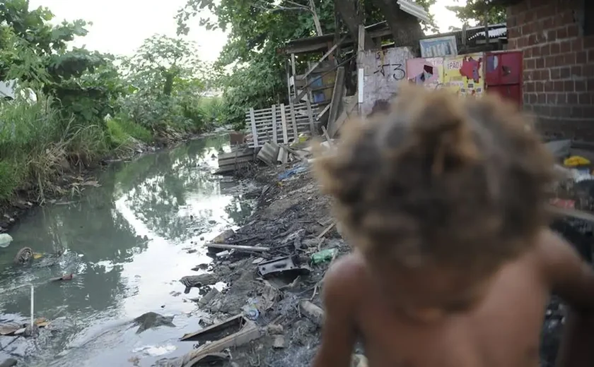 Unicef: mais de 400 milhões de criança vivem em privação severa