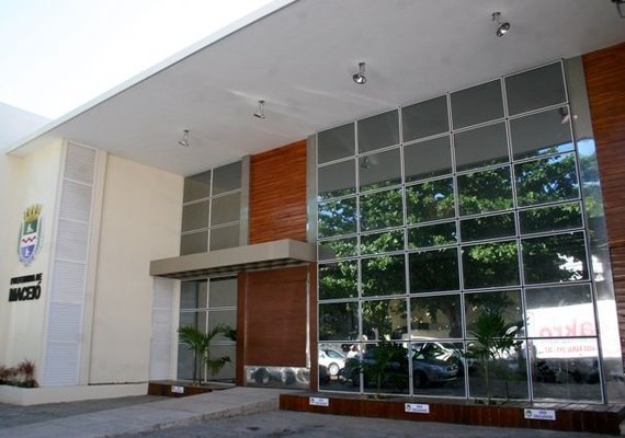 Prefeitura de Maceió antecipa salários de fevereiro para sexta-feira