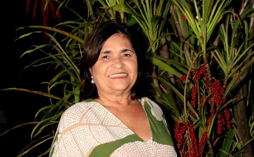 Escritora Fátima Maia realiza no próximo dia 24 a V Edição da Praça Lítero-Musical