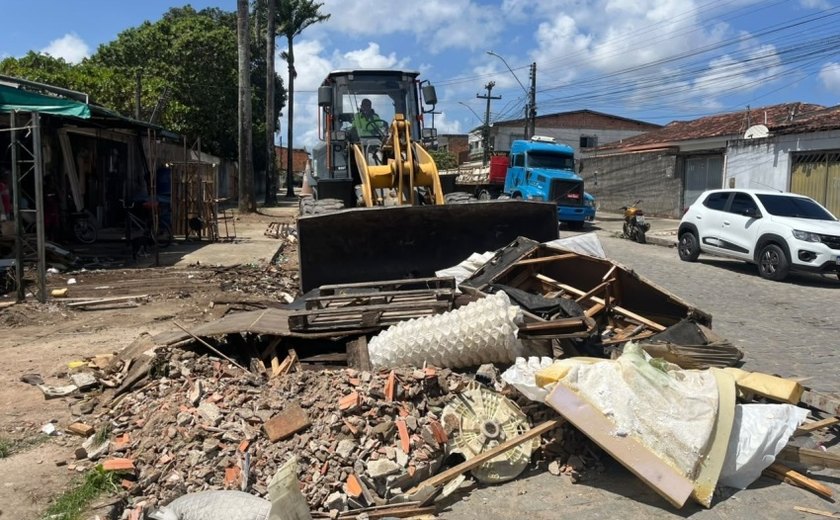 Operação Calçada Cidadã garante livre circulação de pedestres na Santa Lúcia
