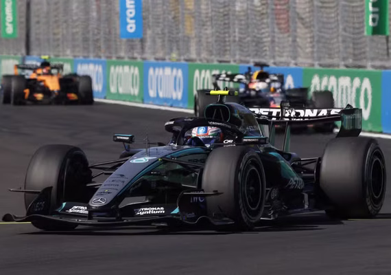 Kimi Antonelli vence 1ª corrida da F1 no circuito Madring e Bortoleto é 13º