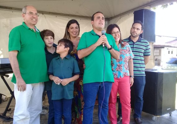 Davi Maia anuncia sua pré-candidatura durante grande feijoada em Maceió   