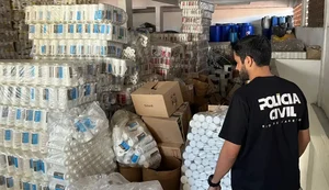 Polícia fecha duas fábricas clandestinas de cosméticos no Rio