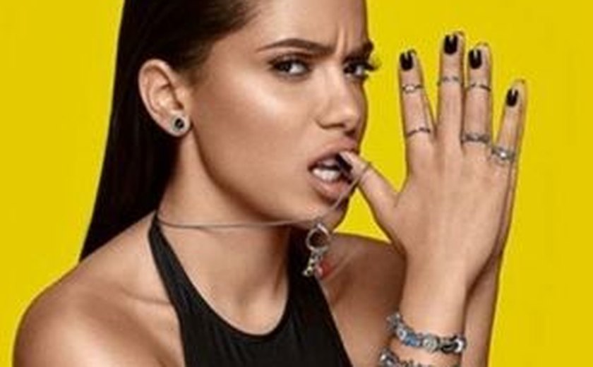 Marca de joias é criticada por fazer parceria com Anitta