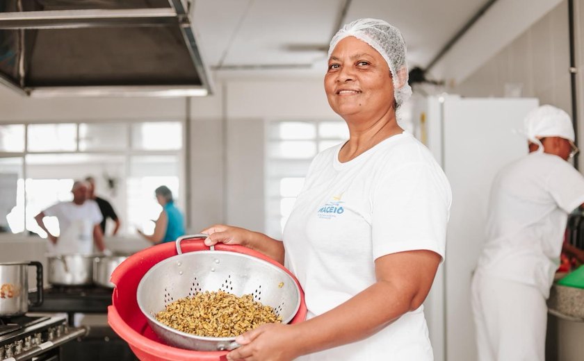 Adeal mira sururu na merenda escolar