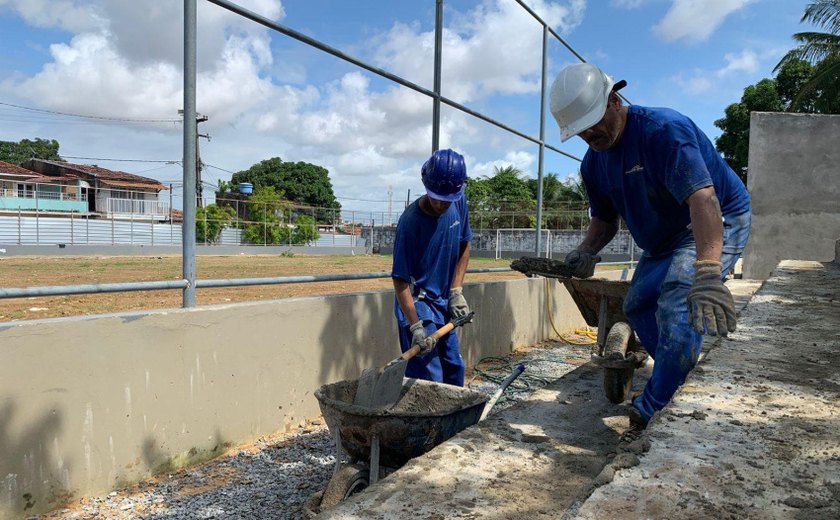 Prefeitura requalifica campo de Futebol do Barro Duro