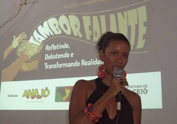 Tambor Falante leva reflexões étnicas ao auditório do Estádio Rei Pelé