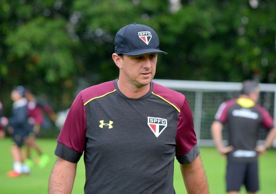 Rogério Ceni perde três jogadores por lesão; veja escalação provável do SP