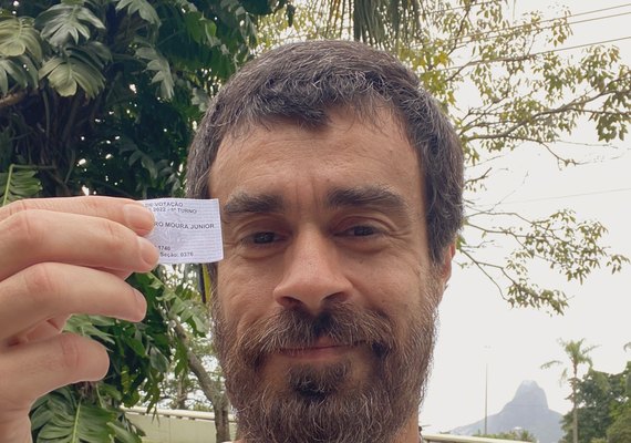 Ator alagoano crava Lula e Freixo e viajava de volta a Maceió