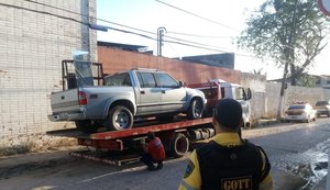 Agentes da SMTT coíbem estacionamento irregular em Maceió