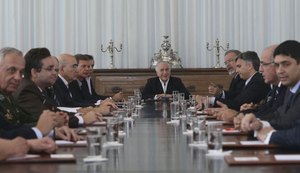 Conselhos aprovam intervenção em Roraima e decreto sai na segunda-feira