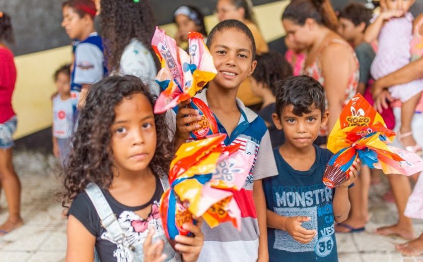 Trenzinho da Páscoa diverte criançada de mais três bairros neste sábado (16)