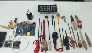 Polícia Penal apreende espetos improvisados durante revista em presídio