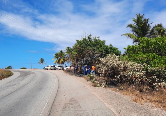 Condutor perde controle de motocicleta, morre e corpo só é descoberto no dia seguinte