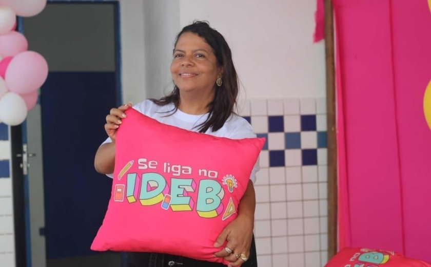 Semed Maceió presta homenagem aos trabalhadores no Dia dos Profissionais da Educação