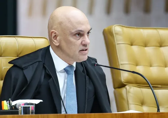 Moraes dá 48 horas para Bolsonaro informar se autorizou vídeo com IA