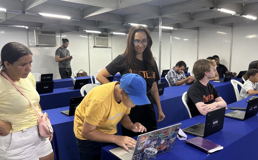 Municípios de AL recebem edição do OxeTech Itinerante com formações em tecnologia