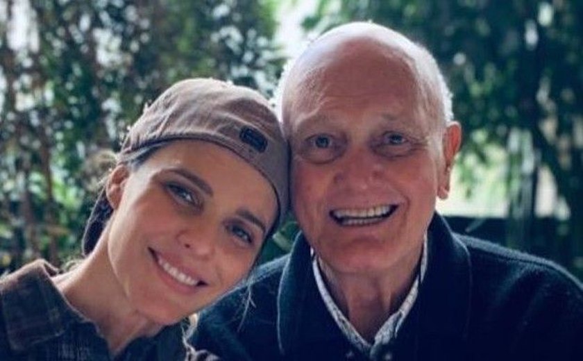 Fernanda Lima anuncia morte de seu pai por Covid-19: 'Descansa, paizinho'