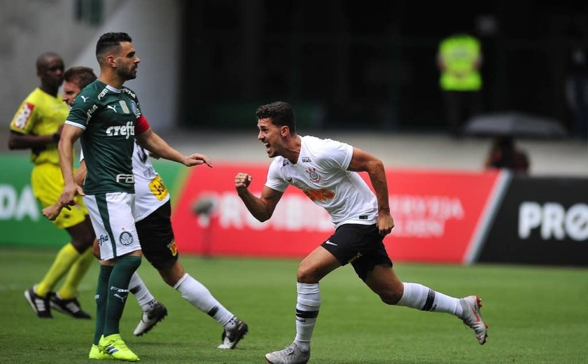 Corinthians vence Palmeiras no Allianz Parque e acalma seu começo de ano