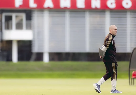 Técnico Leonardo Jardim é anunciado e já treina elenco do Flamengo