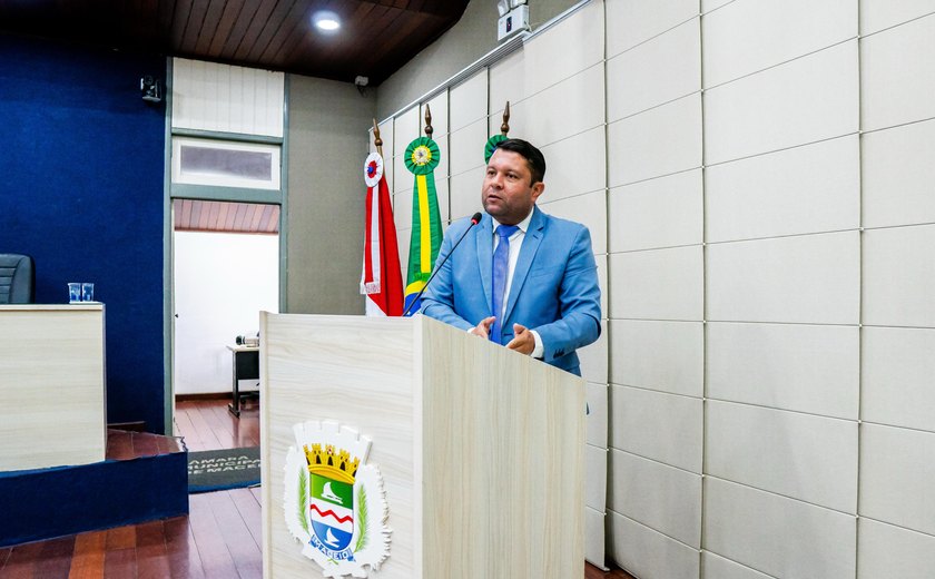 Portaria liberando sinal vermelho às 23h gera debate entre vereadores