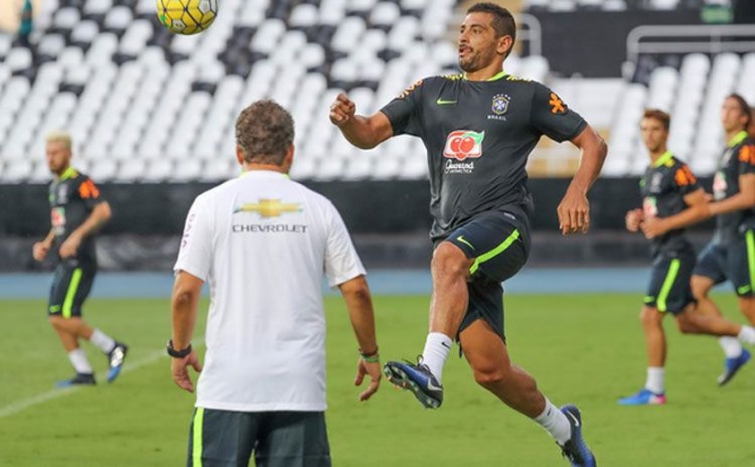 Diego Souza, do Sport, trabalha como titular na seleção brasileira