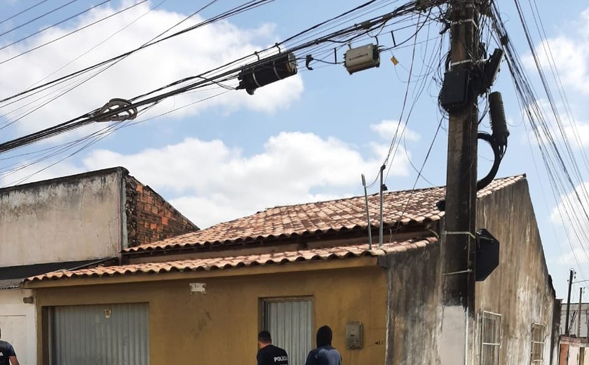 Dracco apreende celulares na casa de suspeito de pertencer à quadrilha Novo Cangaço